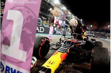 Red Bull Honda RB16B #33 Abu Dhabi GP 2021 (Max Verstappen - 1st & World Champion) with No.1 board