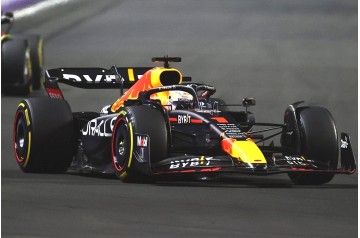 Red Bull RB18 #1 'Oracle Red Bull Racing' Saudi Arabian GP 2022 (Verstappen - 1st) with Pit Board