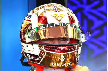 Pierre Gasly race helmet 2023 (BWT Alpine F1 Team)