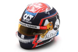 Nyck de Vries race helmet 2023 (Scuderia AlphaTauri)