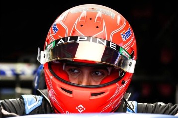 Esteban Ocon race helmet 2023 Azerbaijan Grand Prix 2023 (BWT Alpine F1 Team)