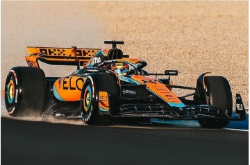 McLaren MCL60 #81 'McLaren F1 Team' Sprint Race Qatar GP 2023 (Oscar Piastri - 1st) with pit board