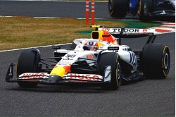 VCARB 02 #30 'Visa Cash App Racing Bulls F1 Team' Japanese GP 2025 (Liam Lawson) with pit board